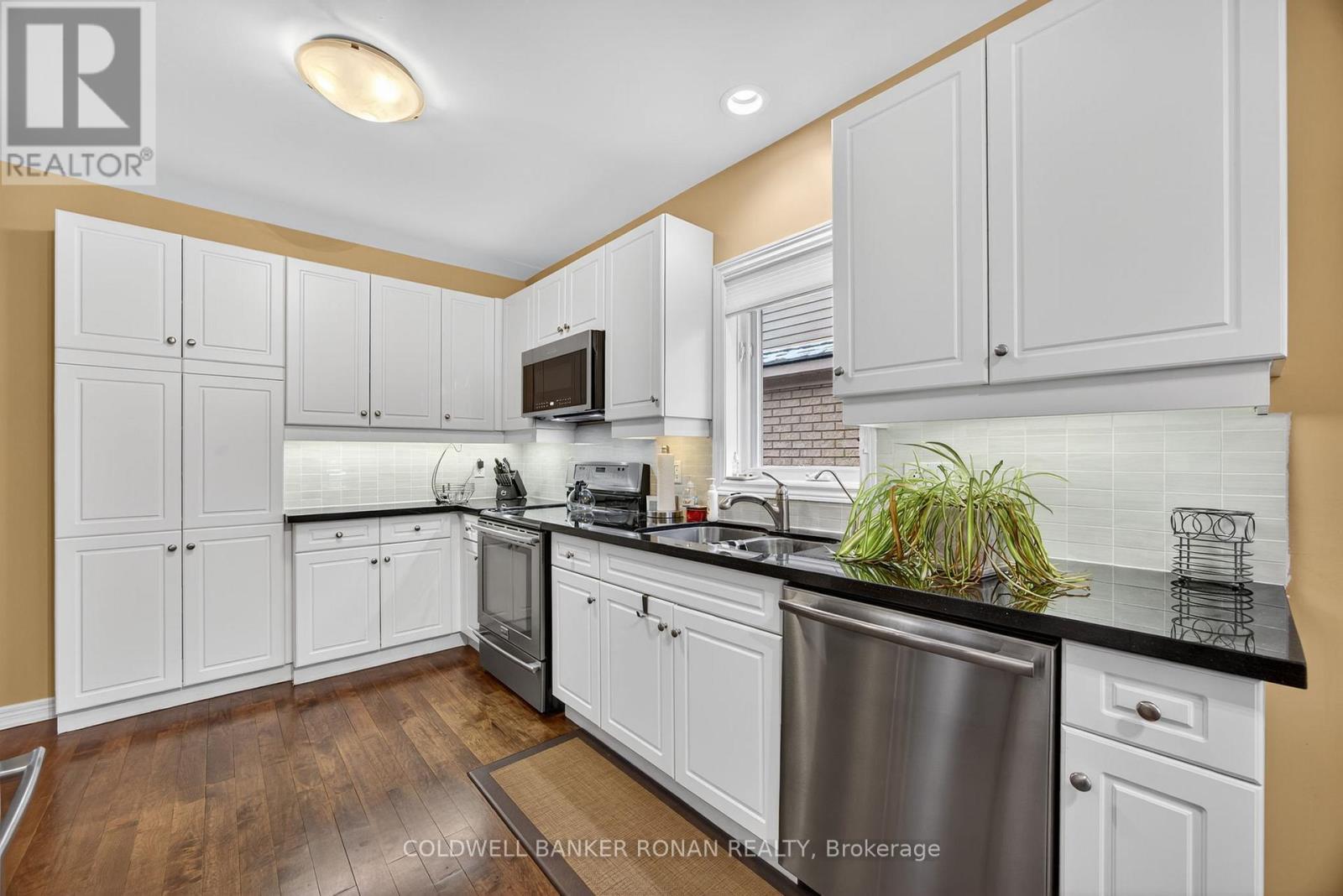 6 Via Amici, New Tecumseth, Ontario  L9R 2B4 - Photo 13 - N12861810