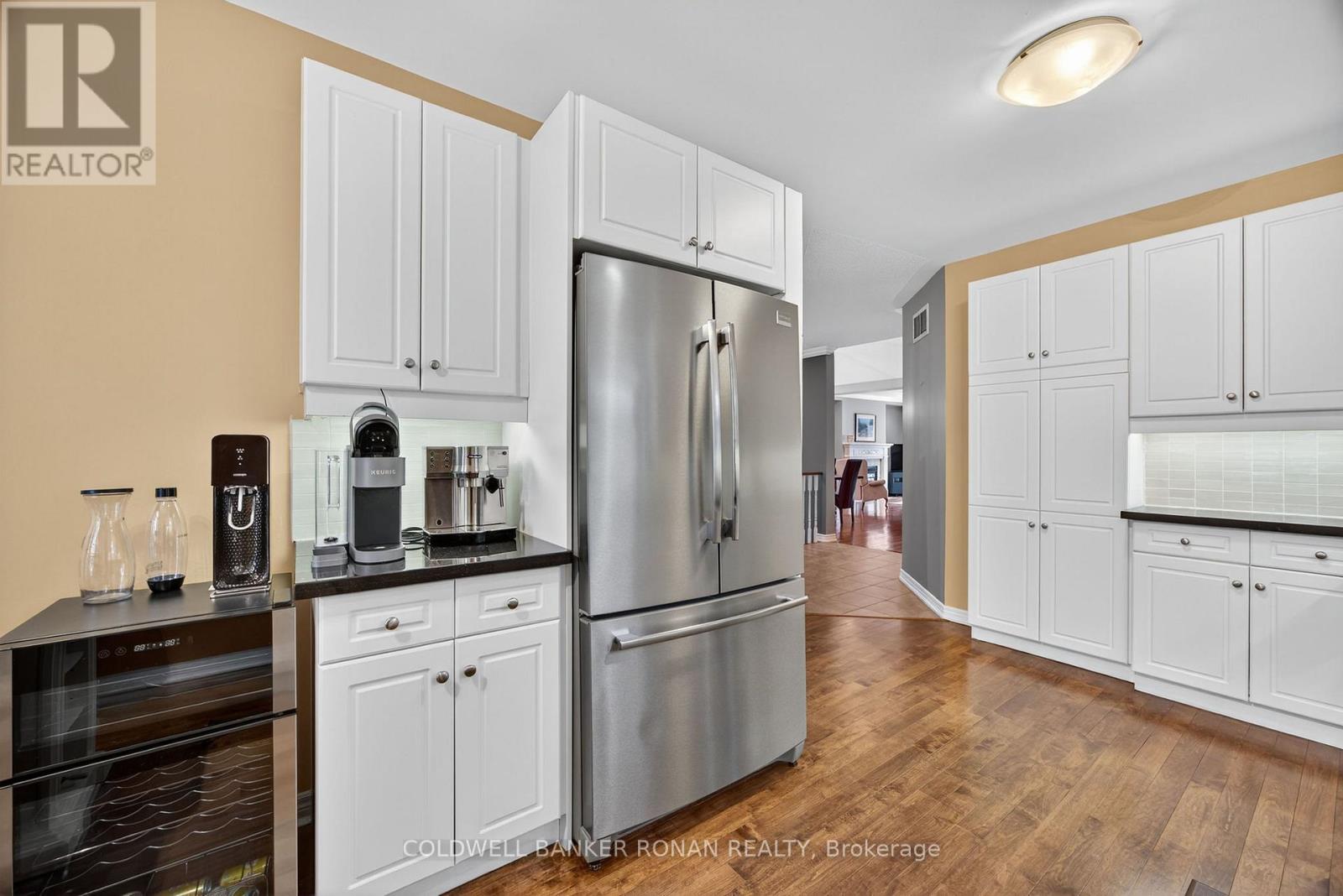 6 Via Amici, New Tecumseth, Ontario  L9R 2B4 - Photo 14 - N12861810