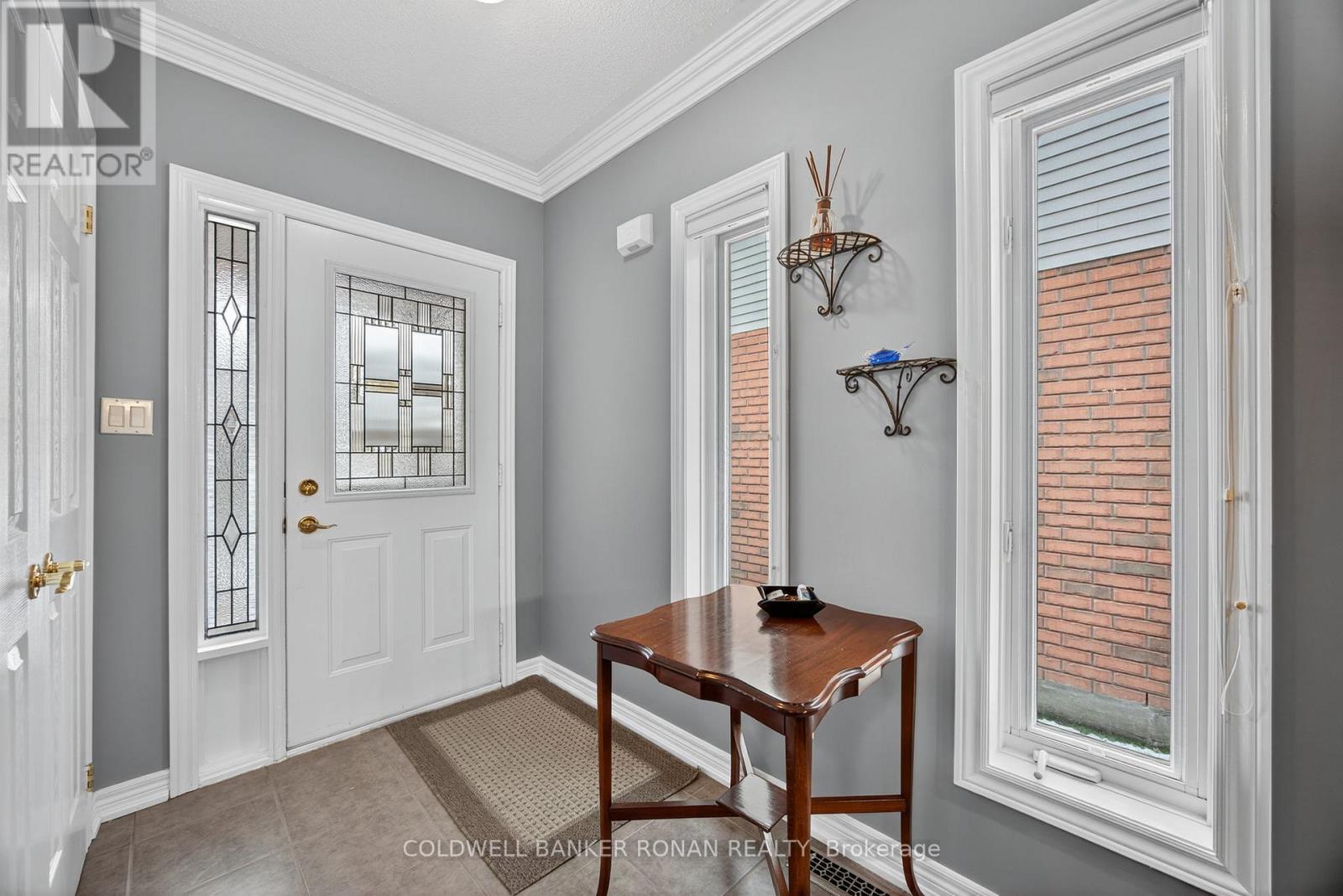 6 Via Amici, New Tecumseth, Ontario  L9R 2B4 - Photo 5 - N12861810