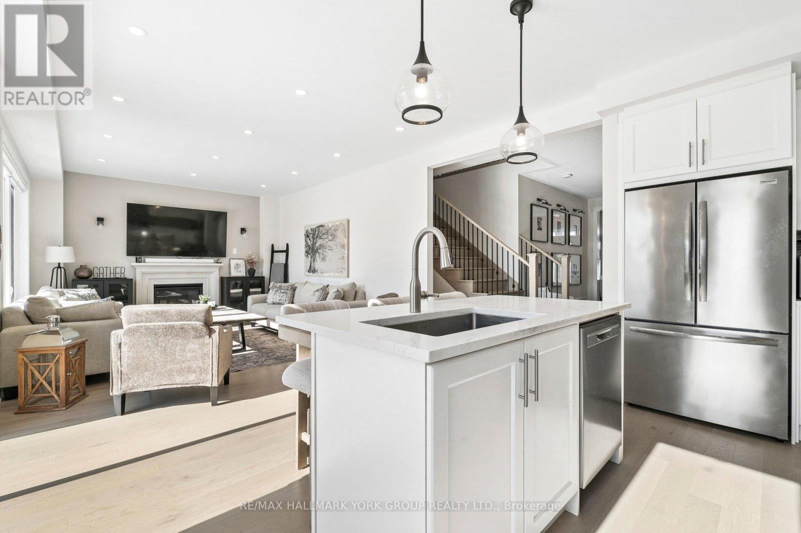 50 Dorothy Caine Crescent, Georgina, Ontario  L4P 3E9 - Photo 11 - N12861840