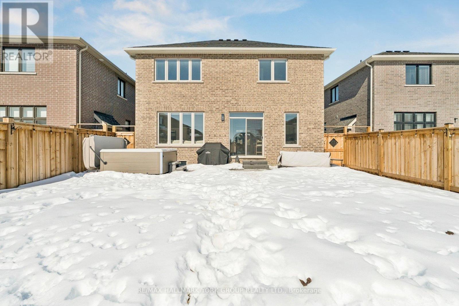 50 Dorothy Caine Crescent, Georgina, Ontario  L4P 3E9 - Photo 30 - N12861840