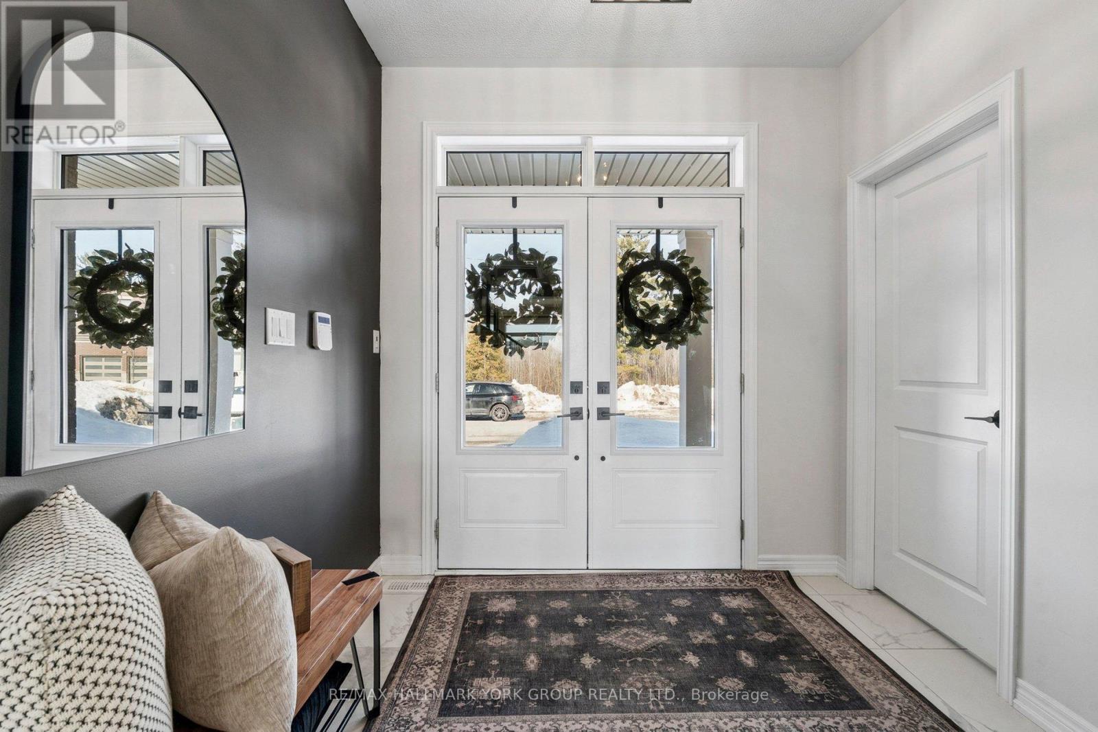 50 Dorothy Caine Crescent, Georgina, Ontario  L4P 3E9 - Photo 4 - N12861840