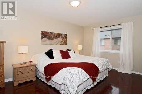 26 Macgregor Avenue, Richmond Hill, Ontario  L4B 4S9 - Photo 5 - N12861878