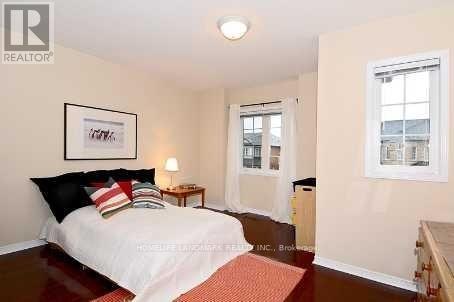 26 Macgregor Avenue, Richmond Hill, Ontario  L4B 4S9 - Photo 6 - N12861878