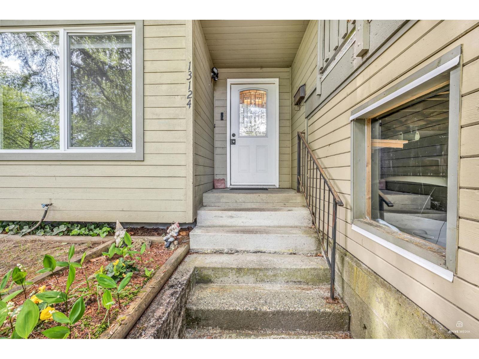 13124 Doone Place, Surrey, British Columbia  V3V 6R8 - Photo 4 - R3097396