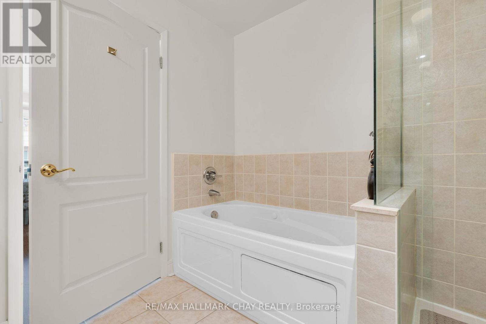 Ph 2-4 - 2 Toronto Street, Barrie (City Centre), Ontario  L4N 9R2 - Photo 21 - S12861874