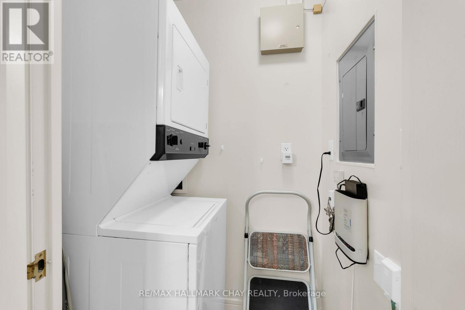 Ph 2-4 - 2 Toronto Street, Barrie (City Centre), Ontario  L4N 9R2 - Photo 22 - S12861874