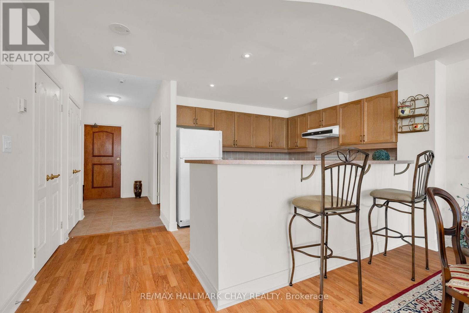 Ph 2-4 - 2 Toronto Street, Barrie (City Centre), Ontario  L4N 9R2 - Photo 9 - S12861874