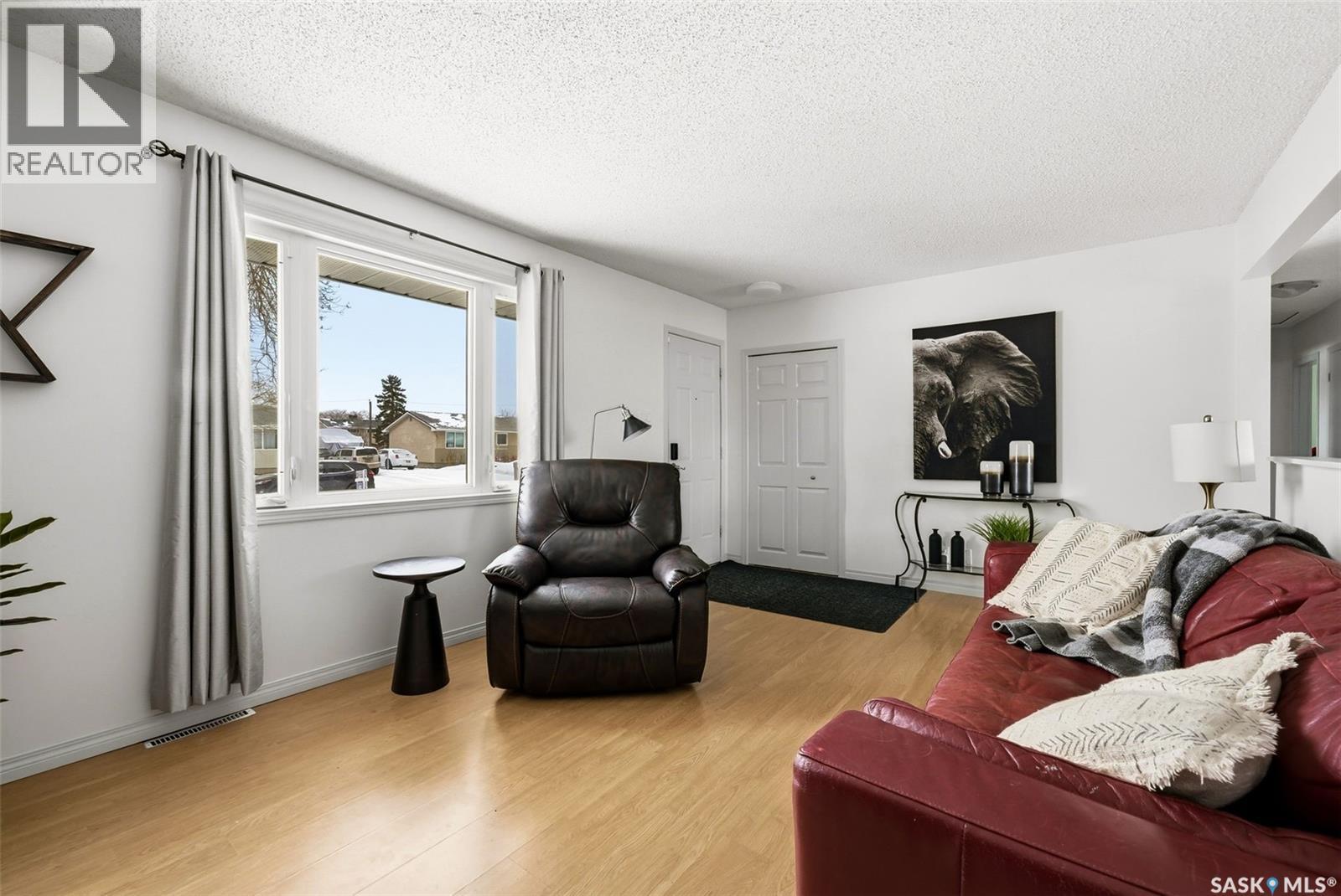 316 Royal Street, Regina, Saskatchewan  S4R 4Y4 - Photo 5 - SK029995