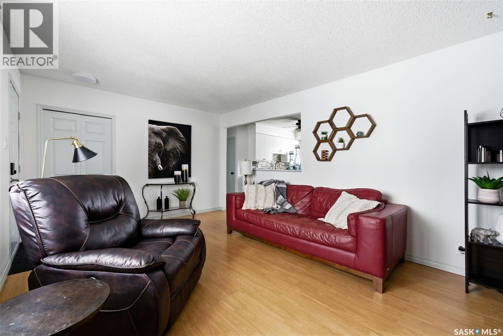 316 Royal Street, Regina, Saskatchewan  S4R 4Y4 - Photo 6 - SK029995