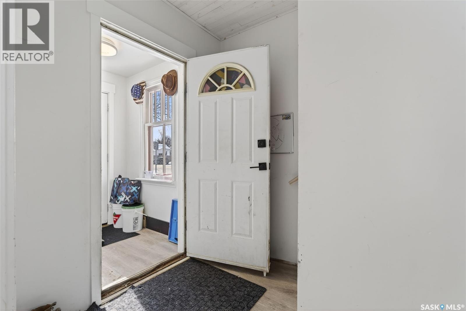 318 25th Street W, Saskatoon, Saskatchewan  S7L 0C5 - Photo 2 - SK029990