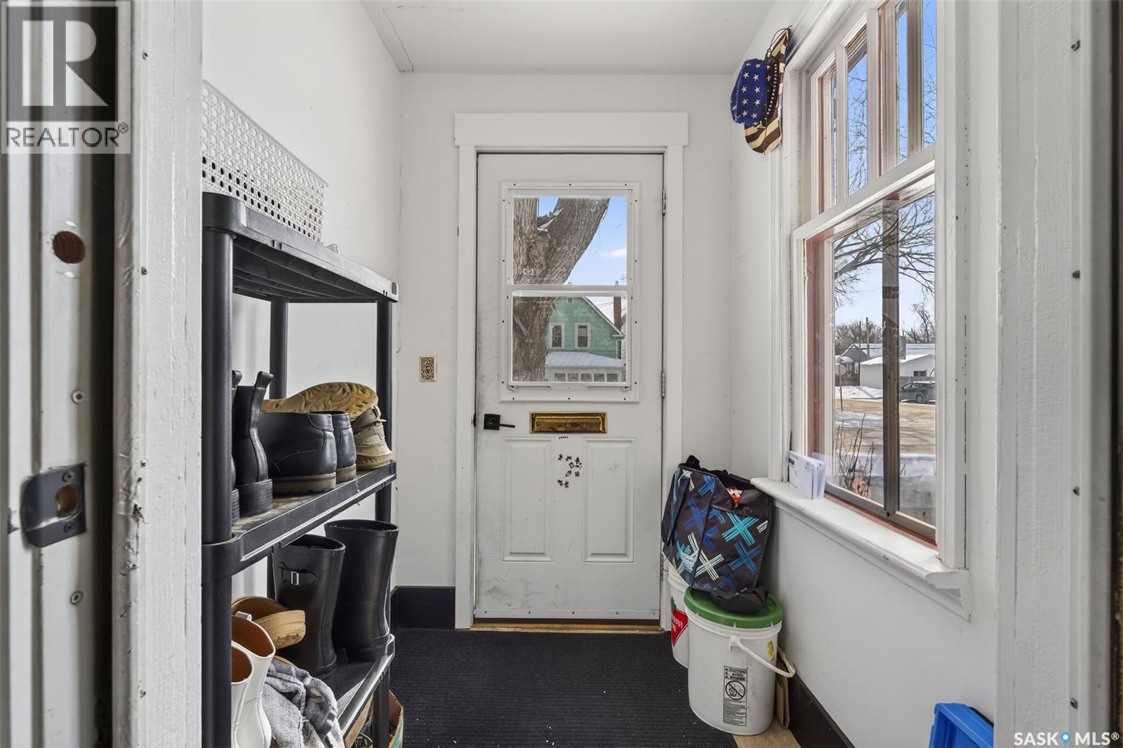 318 25th Street W, Saskatoon, Saskatchewan  S7L 0C5 - Photo 3 - SK029990