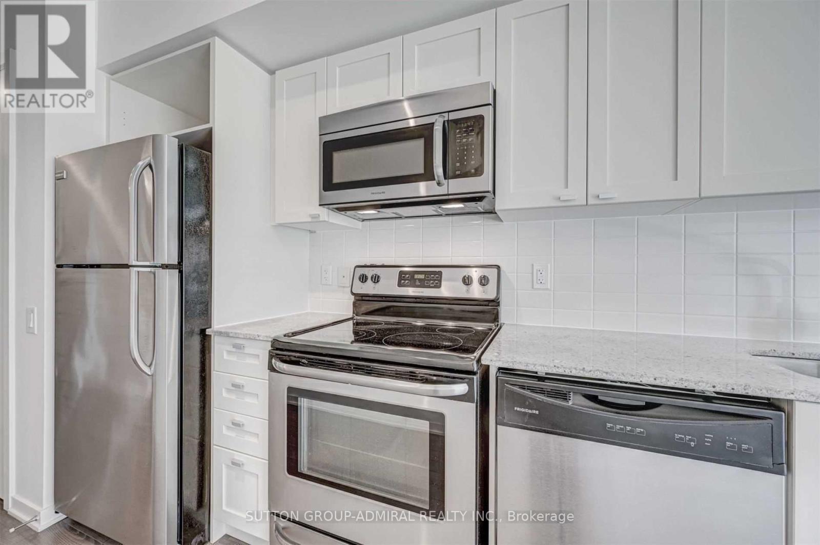 413 - 105 The Queensway Avenue, Toronto, Ontario  M6S 5B5 - Photo 13 - W12861880