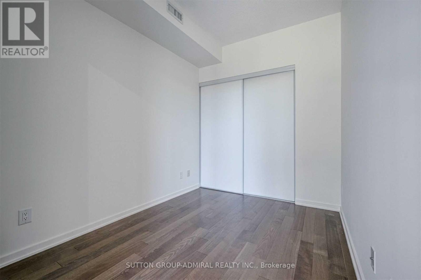 413 - 105 The Queensway Avenue, Toronto, Ontario  M6S 5B5 - Photo 14 - W12861880