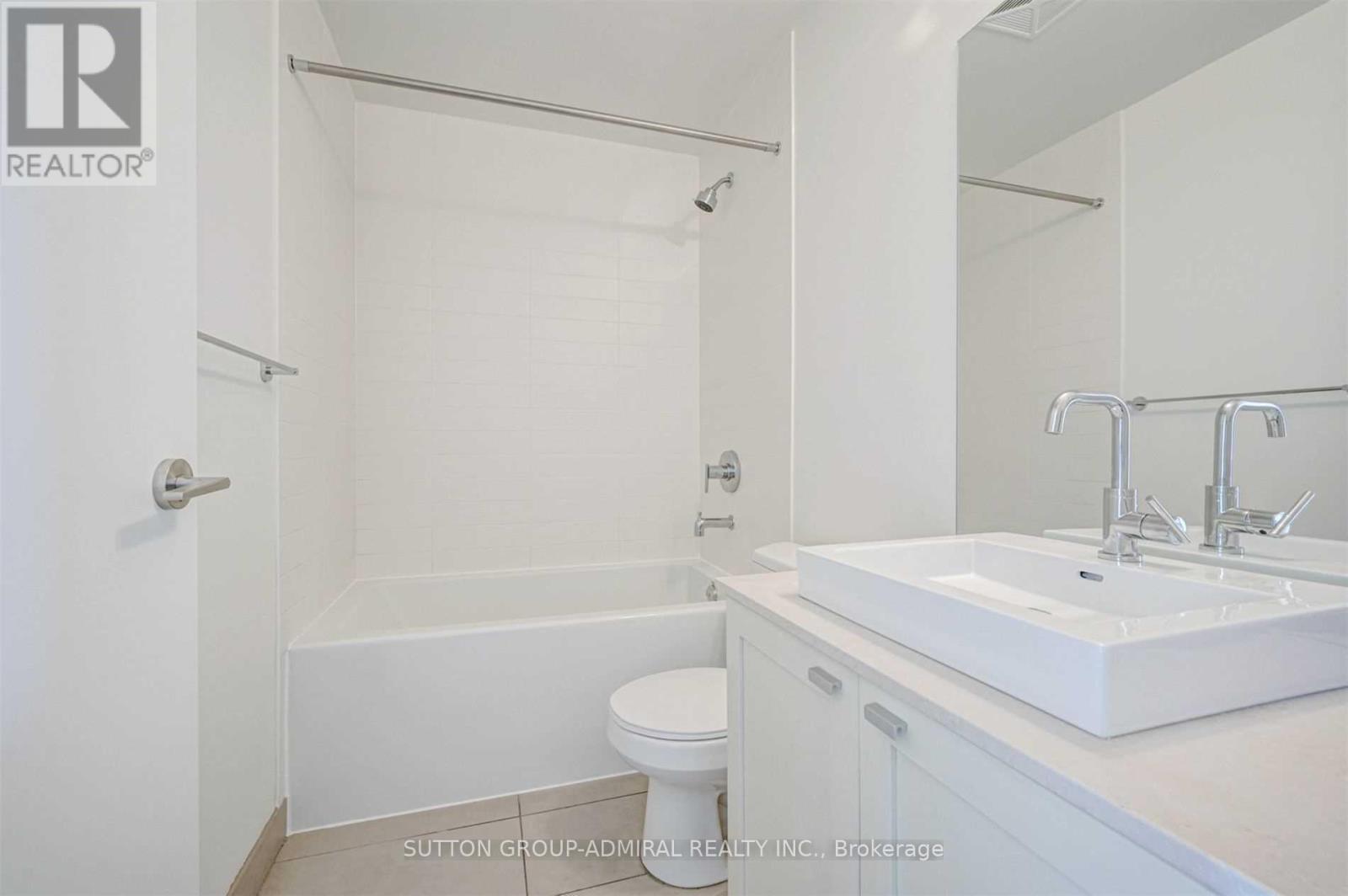 413 - 105 The Queensway Avenue, Toronto, Ontario  M6S 5B5 - Photo 18 - W12861880