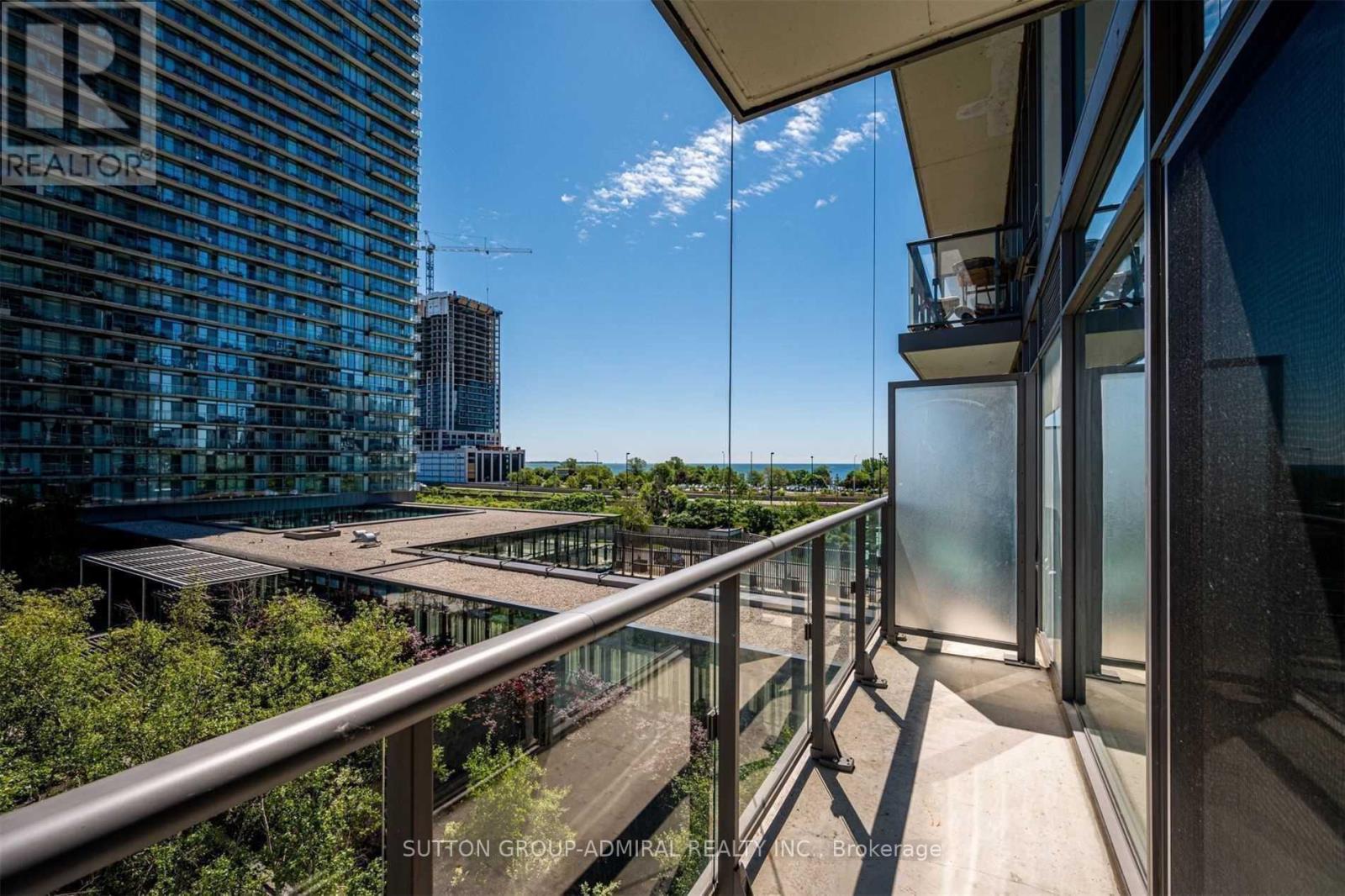 413 - 105 The Queensway Avenue, Toronto, Ontario  M6S 5B5 - Photo 22 - W12861880