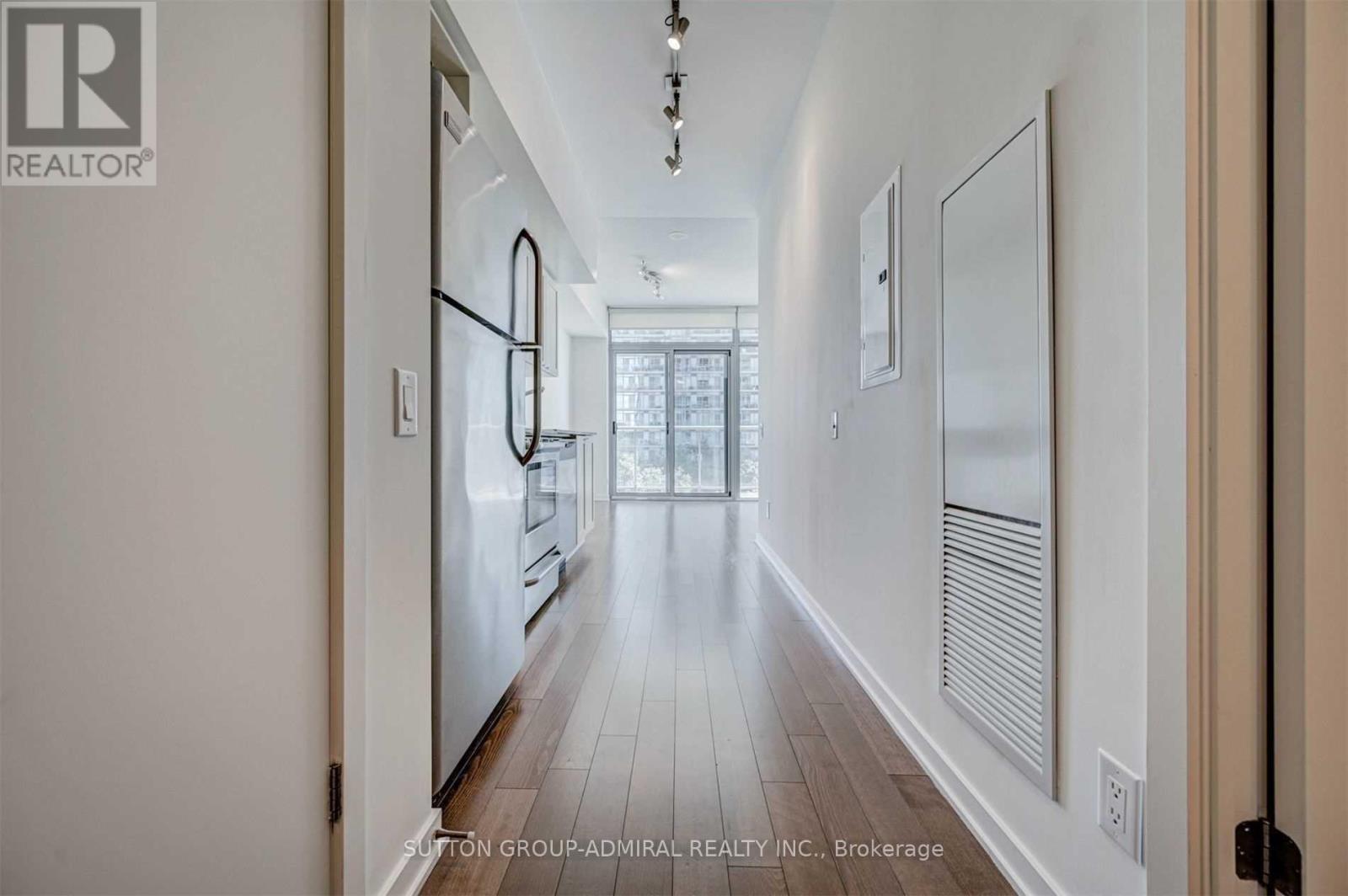 413 - 105 The Queensway Avenue, Toronto, Ontario  M6S 5B5 - Photo 3 - W12861880