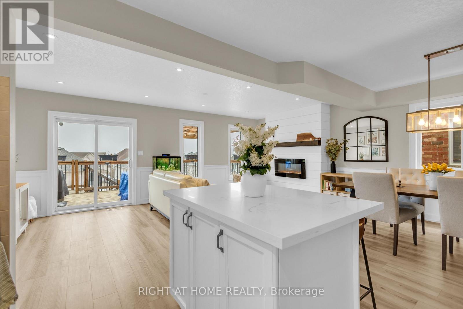 552 Activa Avenue, Kitchener, Ontario  N2E 4C2 - Photo 11 - X12861850