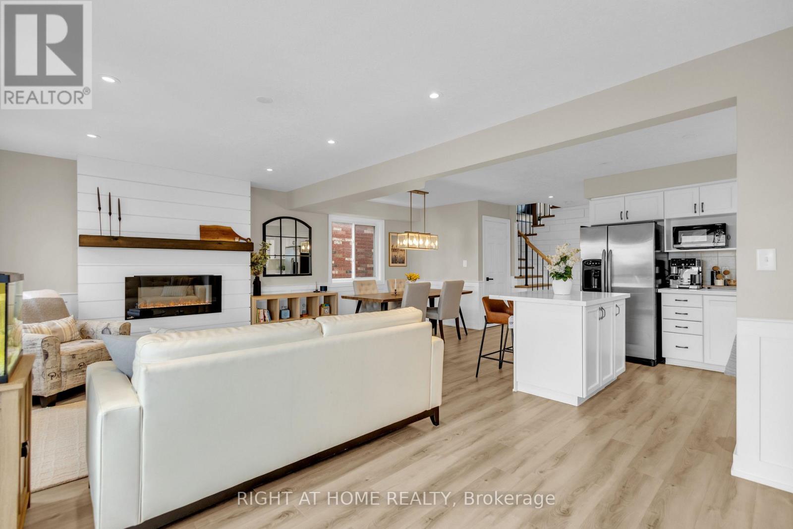 552 Activa Avenue, Kitchener, Ontario  N2E 4C2 - Photo 12 - X12861850