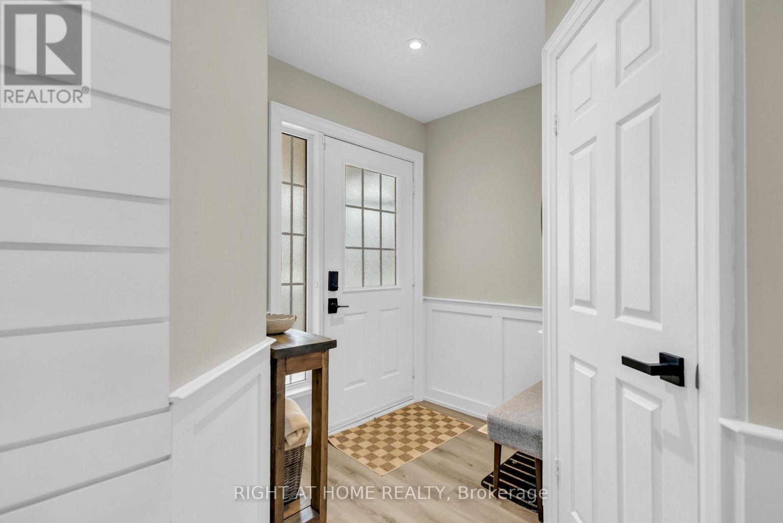 552 Activa Avenue, Kitchener, Ontario  N2E 4C2 - Photo 3 - X12861850