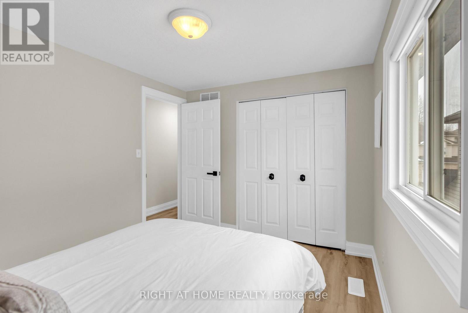 552 Activa Avenue, Kitchener, Ontario  N2E 4C2 - Photo 32 - X12861850