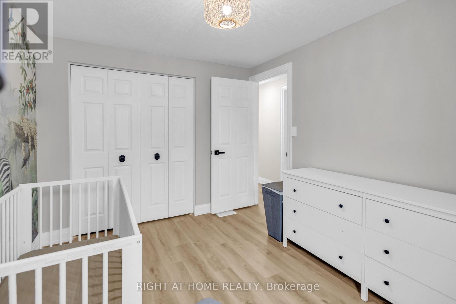 552 Activa Avenue, Kitchener, Ontario  N2E 4C2 - Photo 34 - X12861850