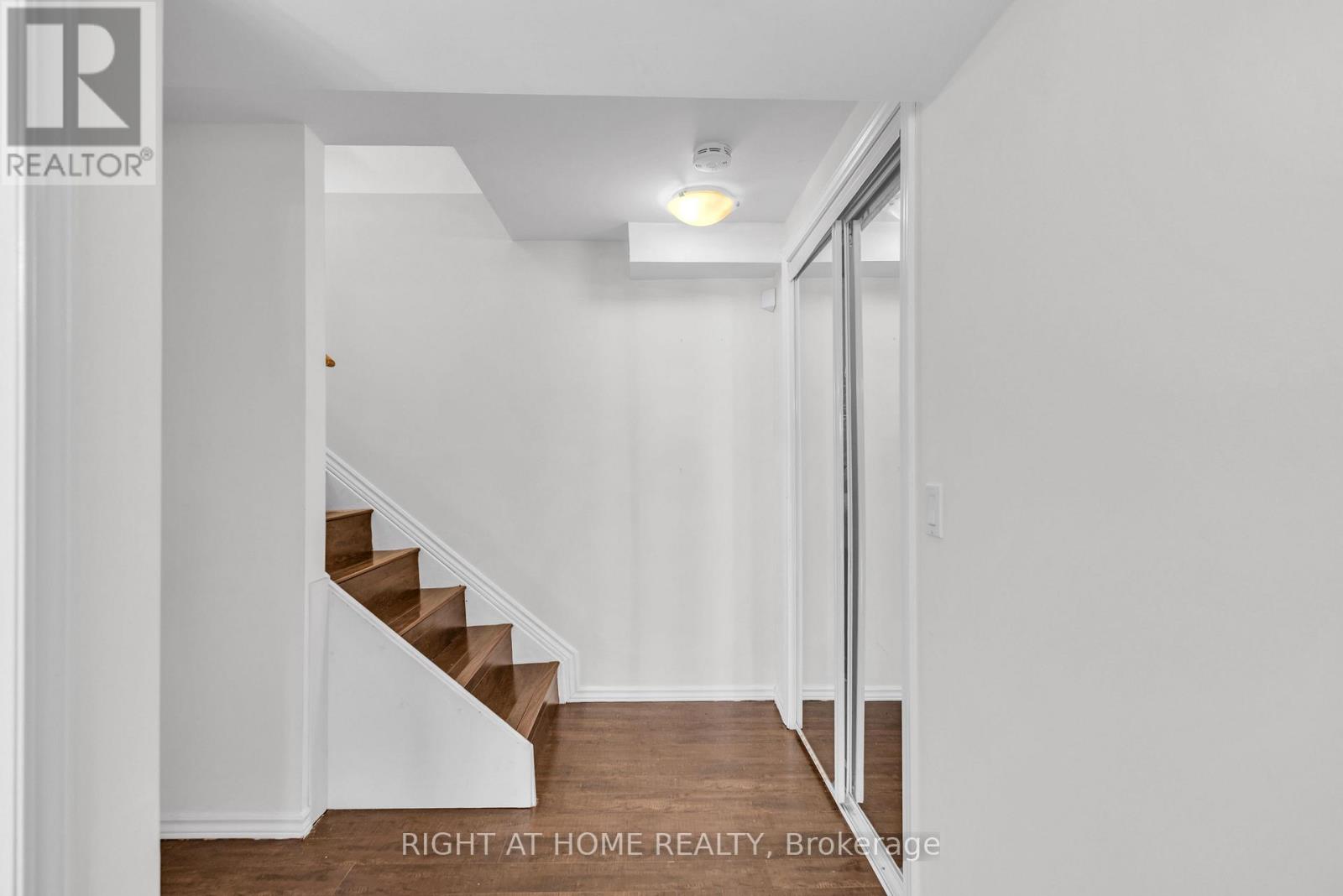 552 Activa Avenue, Kitchener, Ontario  N2E 4C2 - Photo 35 - X12861850