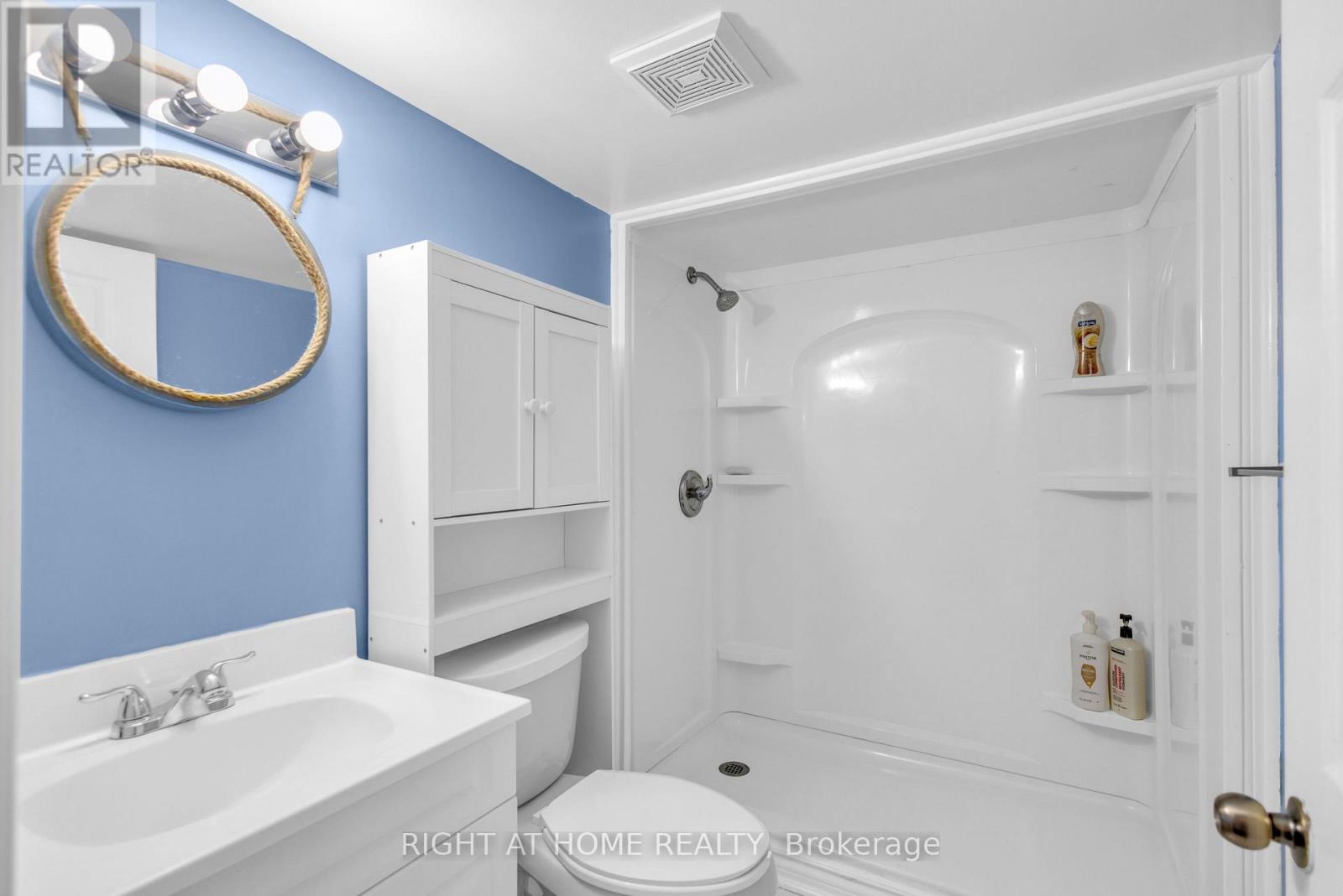 552 Activa Avenue, Kitchener, Ontario  N2E 4C2 - Photo 37 - X12861850