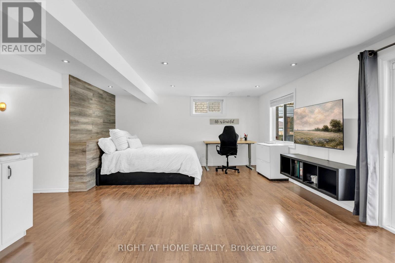 552 Activa Avenue, Kitchener, Ontario  N2E 4C2 - Photo 40 - X12861850