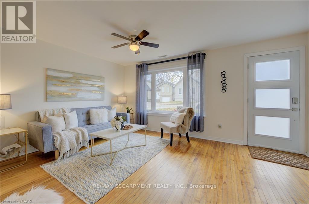 73 East 33rd Street, Hamilton, Ontario  L8B 3T3 - Photo 3 - X12861856