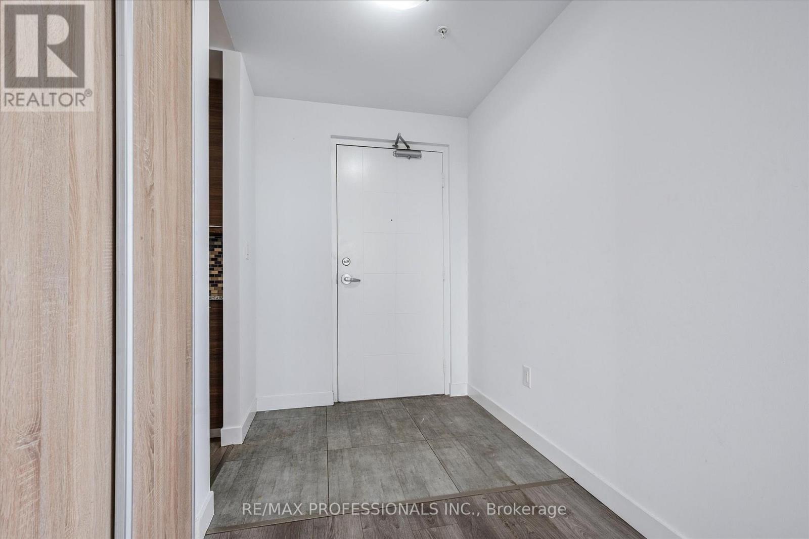 2103 - 318 Spruce Street, Waterloo, Ontario  N2L 0E9 - Photo 6 - X12861870