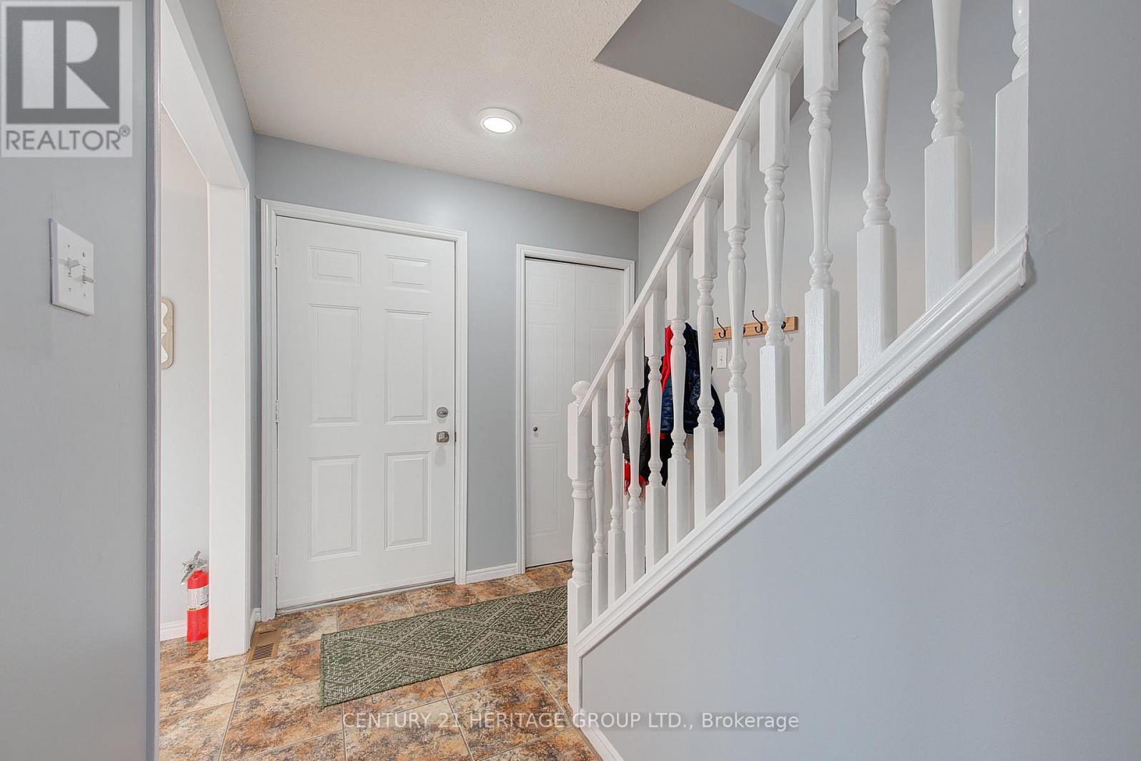 36 Josselyn Drive, London South, Ontario  N6E 3V7 - Photo 5 - X12861920