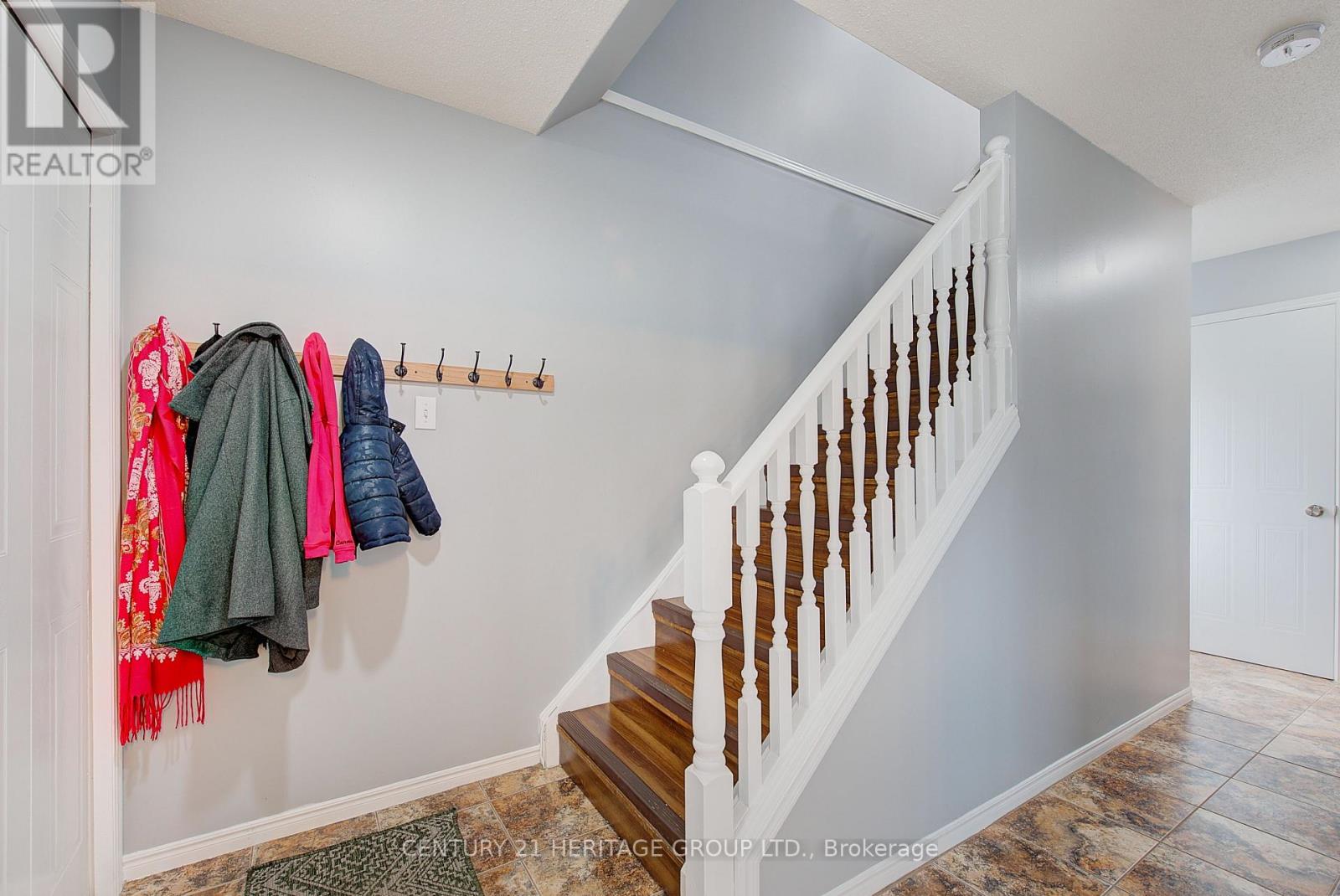 36 Josselyn Drive, London South, Ontario  N6E 3V7 - Photo 6 - X12861920