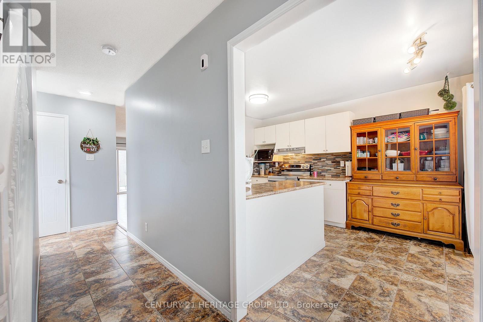 36 Josselyn Drive, London South, Ontario  N6E 3V7 - Photo 8 - X12861920