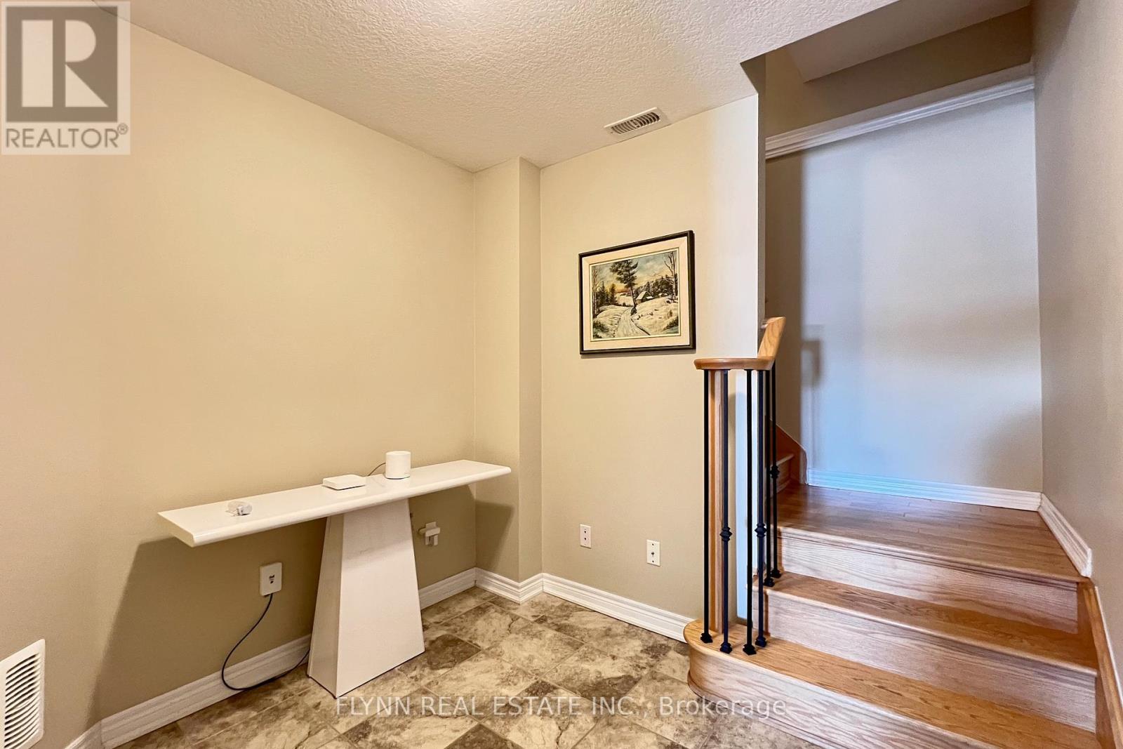 130 Truedell Circle, Hamilton, Ontario  L0R 2H9 - Photo 6 - X12861922