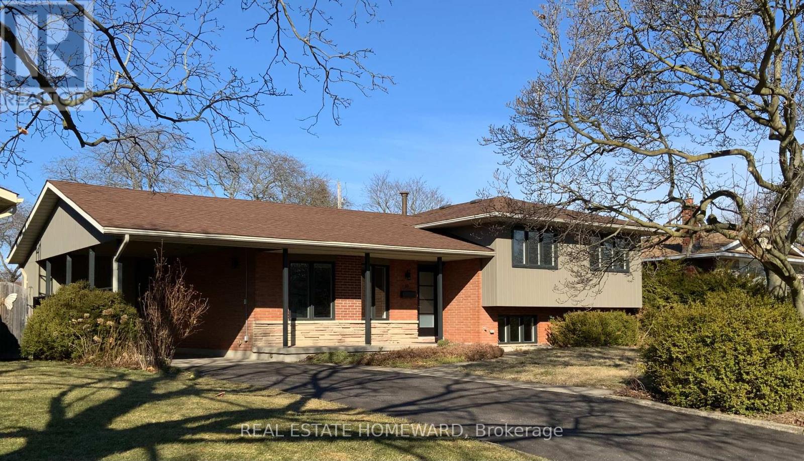 33 STRATHCONA DRIVE, St. Catharines, Ontario