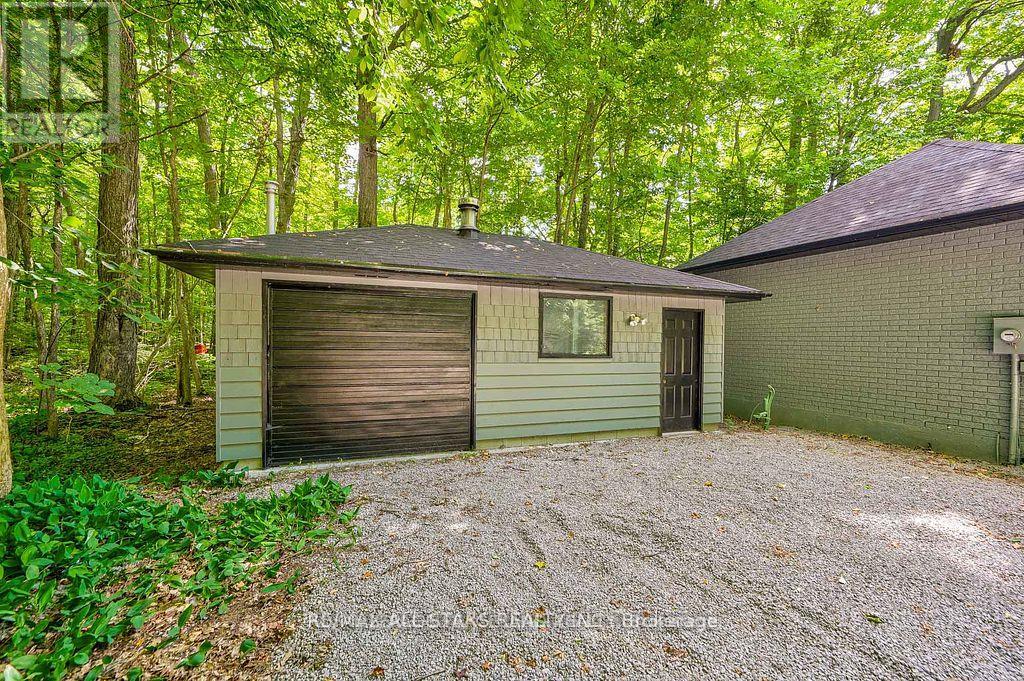 317 Riverside Drive, Kawartha Lakes, Ontario  K0M 1A0 - Photo 34 - X12861978