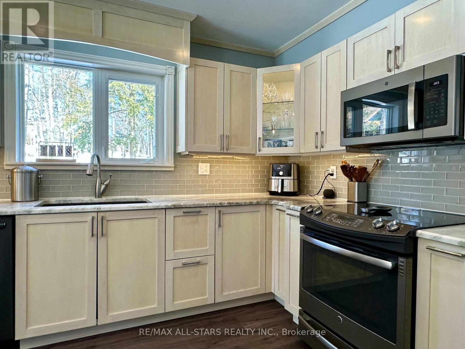 398 Edwina Drive, Trent Lakes, Ontario  K0M 1A0 - Photo 10 - X12862168