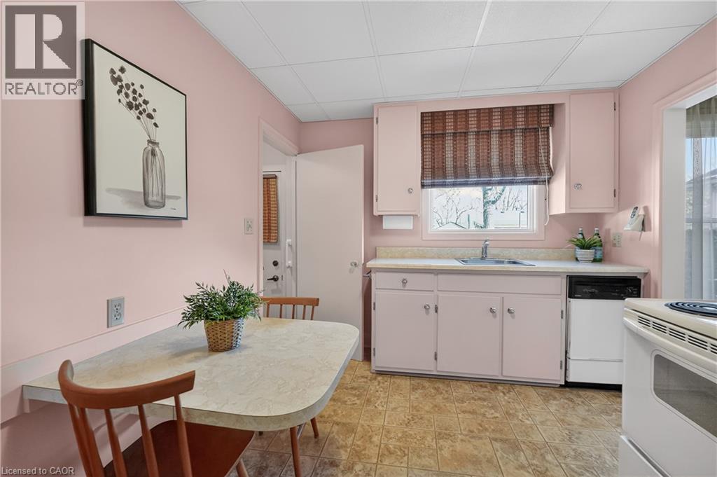 36 Lakeview Avenue, Grimsby, Ontario  L3M 3M2 - Photo 11 - 40809255