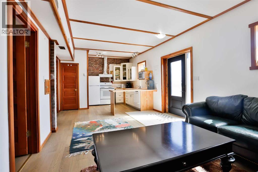 320 Railway Avenue, Granum, Alberta  T0L 1A0 - Photo 31 - A2290999