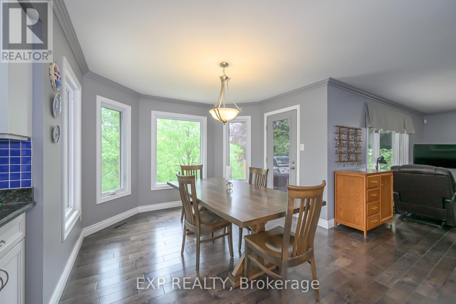 43 Glenridge Crescent, London North, Ontario  N6G 4W5 - Photo 7 - X12861974