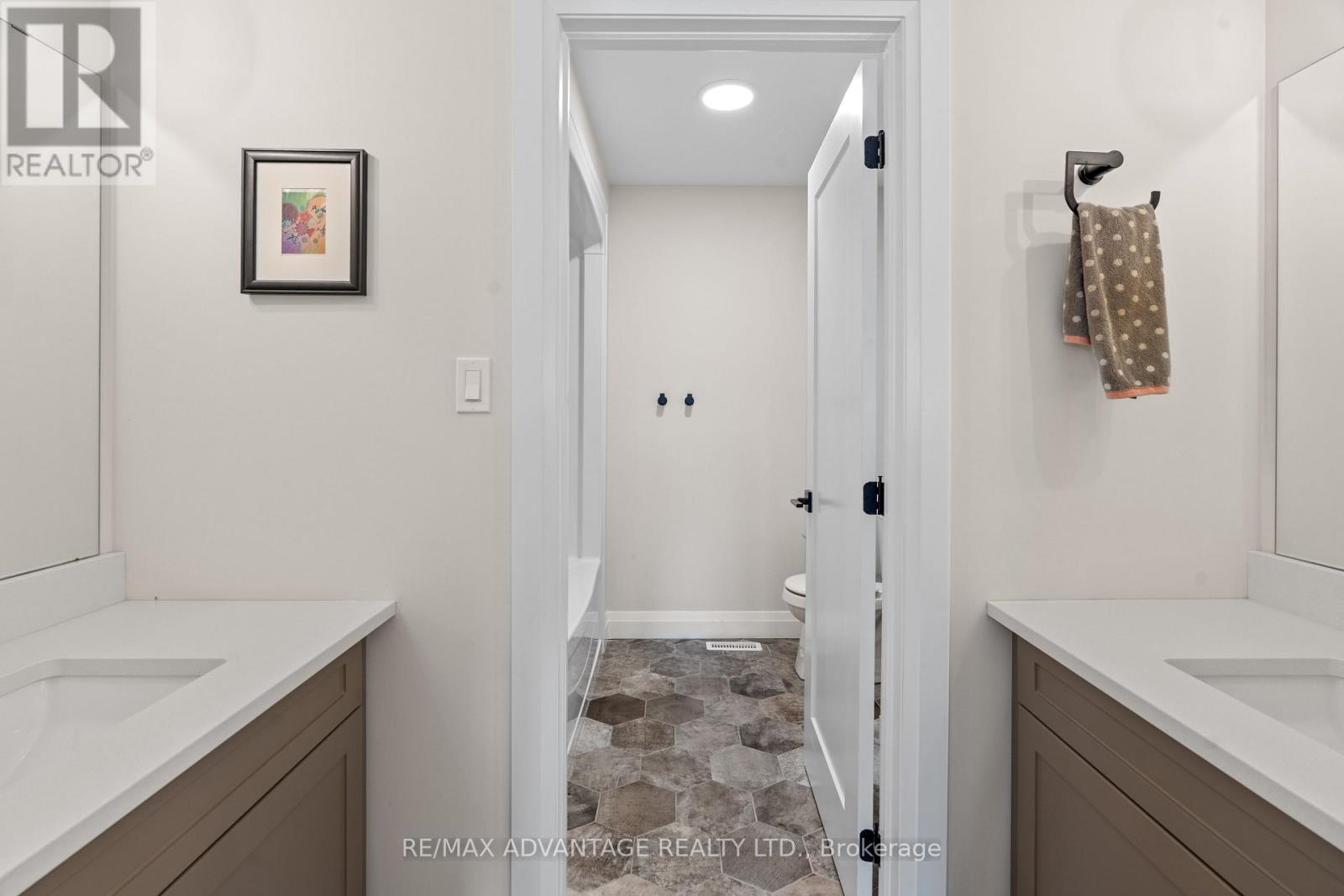 94 Mill Pond Crescent, Thames Centre, Ontario  N0L 1G2 - Photo 28 - X12862174