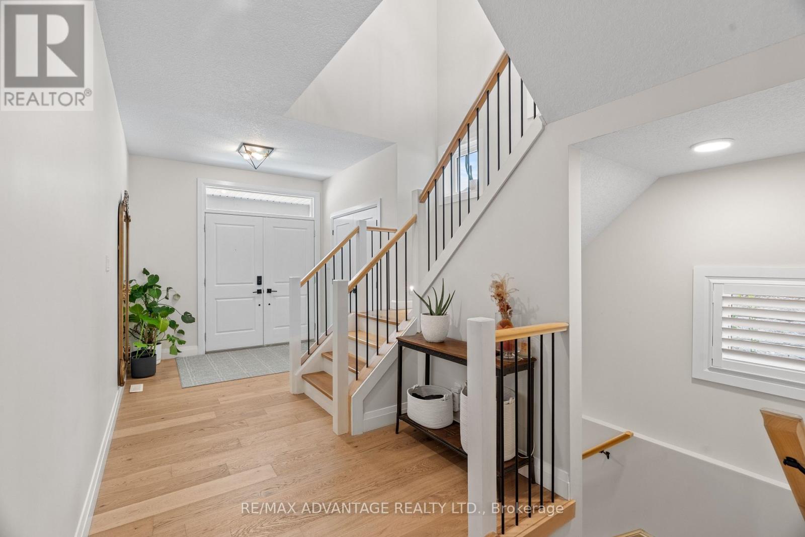 94 Mill Pond Crescent, Thames Centre, Ontario  N0L 1G2 - Photo 4 - X12862174