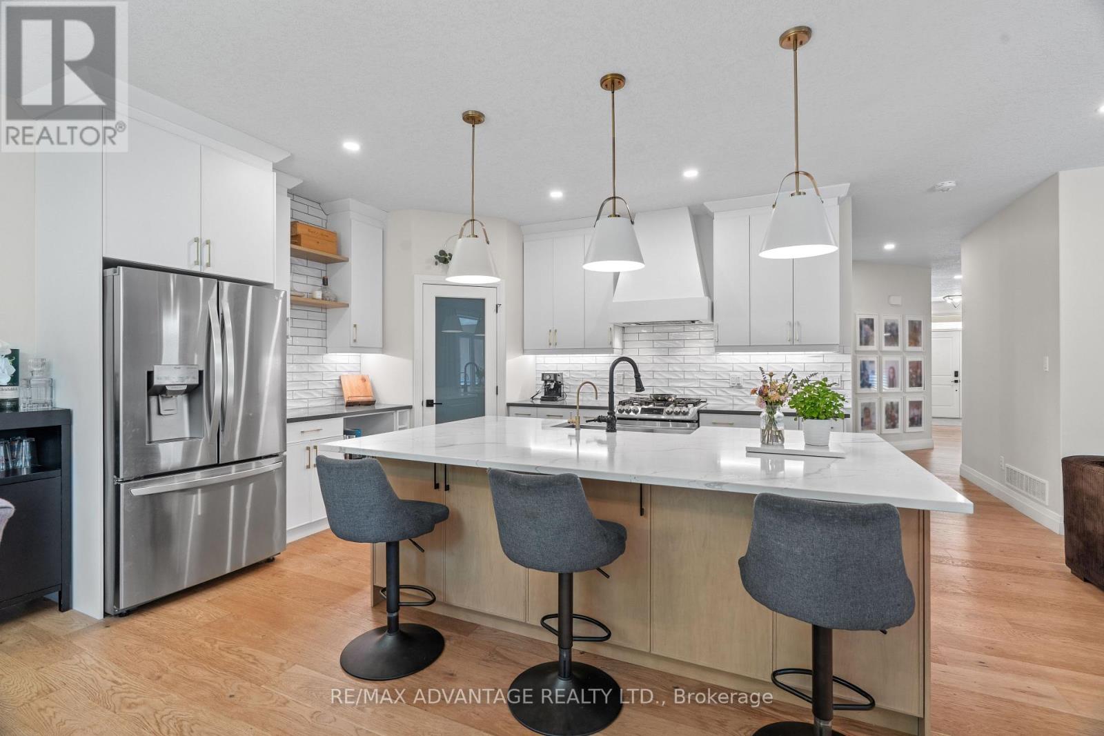 94 Mill Pond Crescent, Thames Centre, Ontario  N0L 1G2 - Photo 8 - X12862174