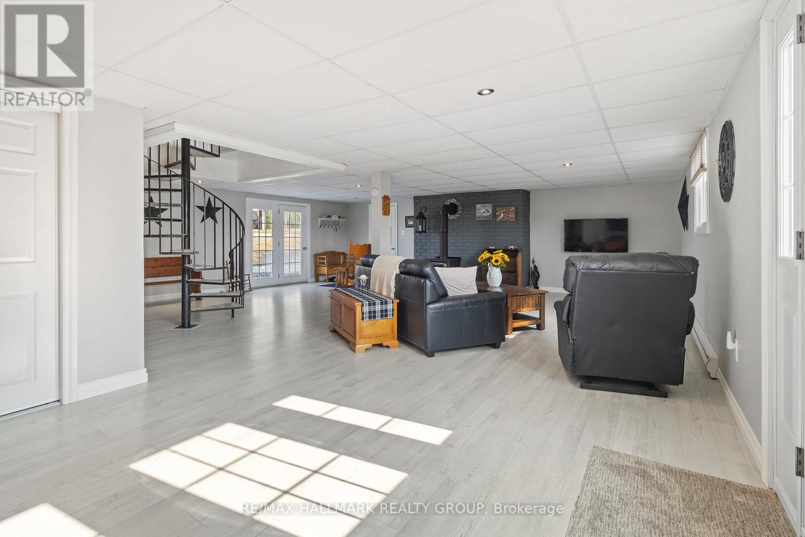 307 County Rd 5 Road, Front Of Yonge, Ontario  K0E 1R0 - Photo 18 - X12862058