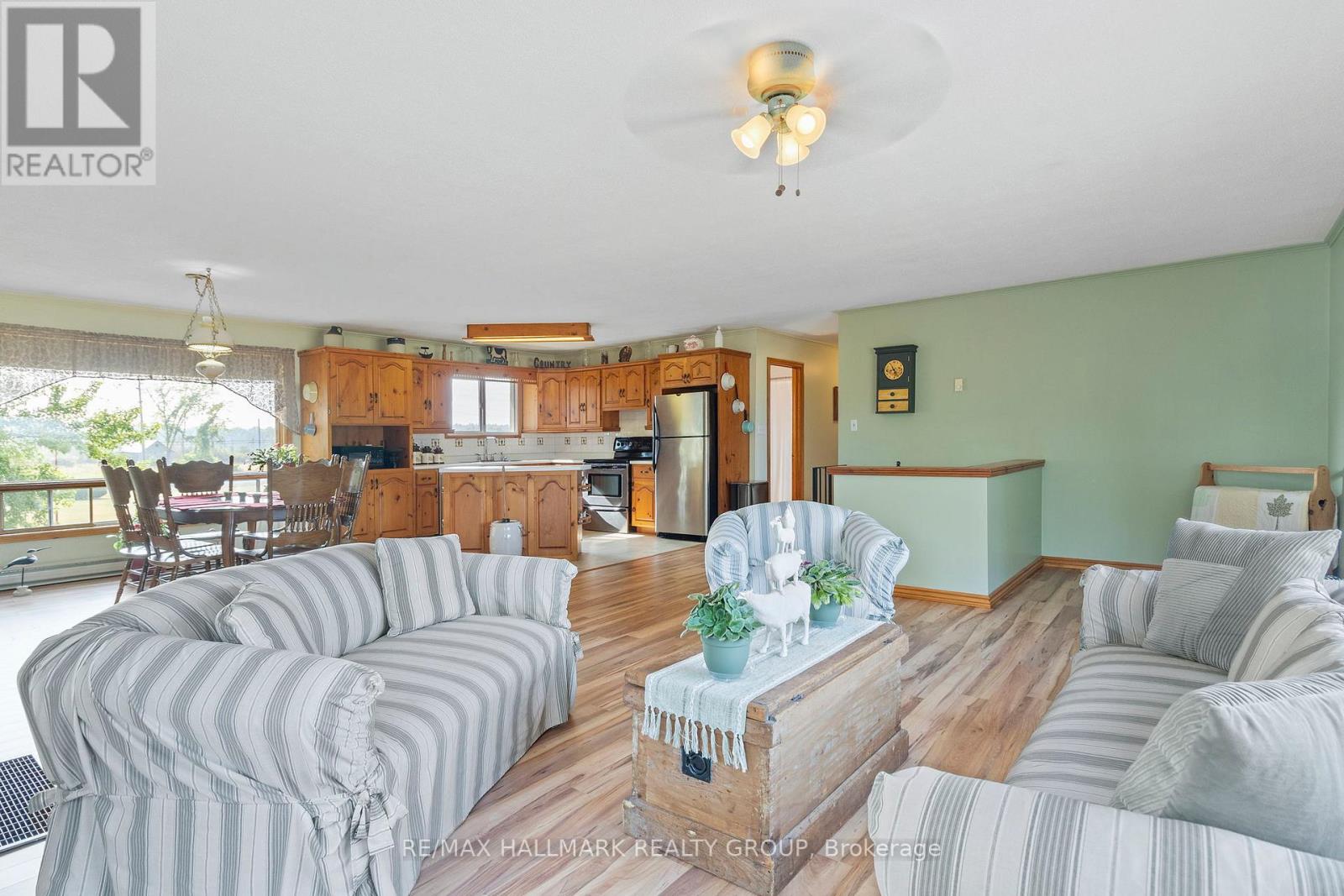 307 County Rd 5 Road, Front Of Yonge, Ontario  K0E 1R0 - Photo 6 - X12862058