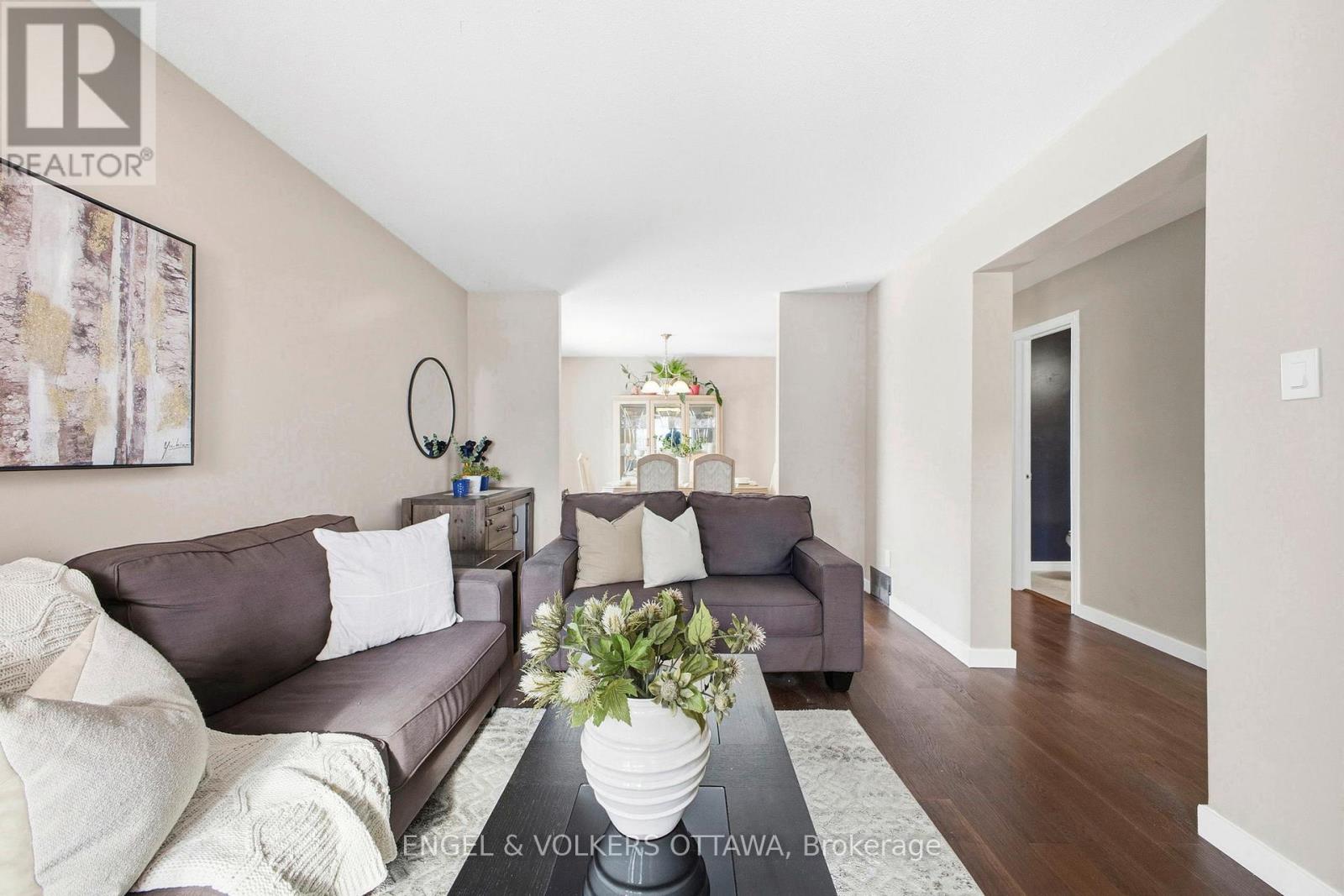 14 Gamma Court, Ottawa, Ontario  K2J 3W8 - Photo 4 - X12862136