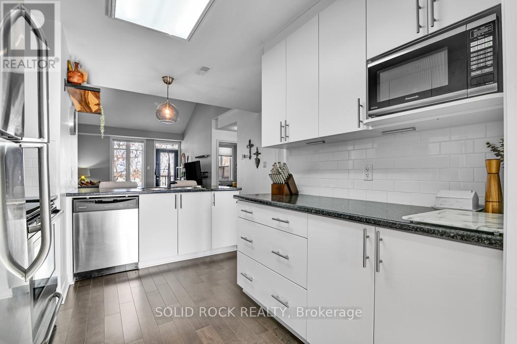 10 - 19 Tadley Private, Ottawa, Ontario  K2J 2T3 - Photo 18 - X12862216