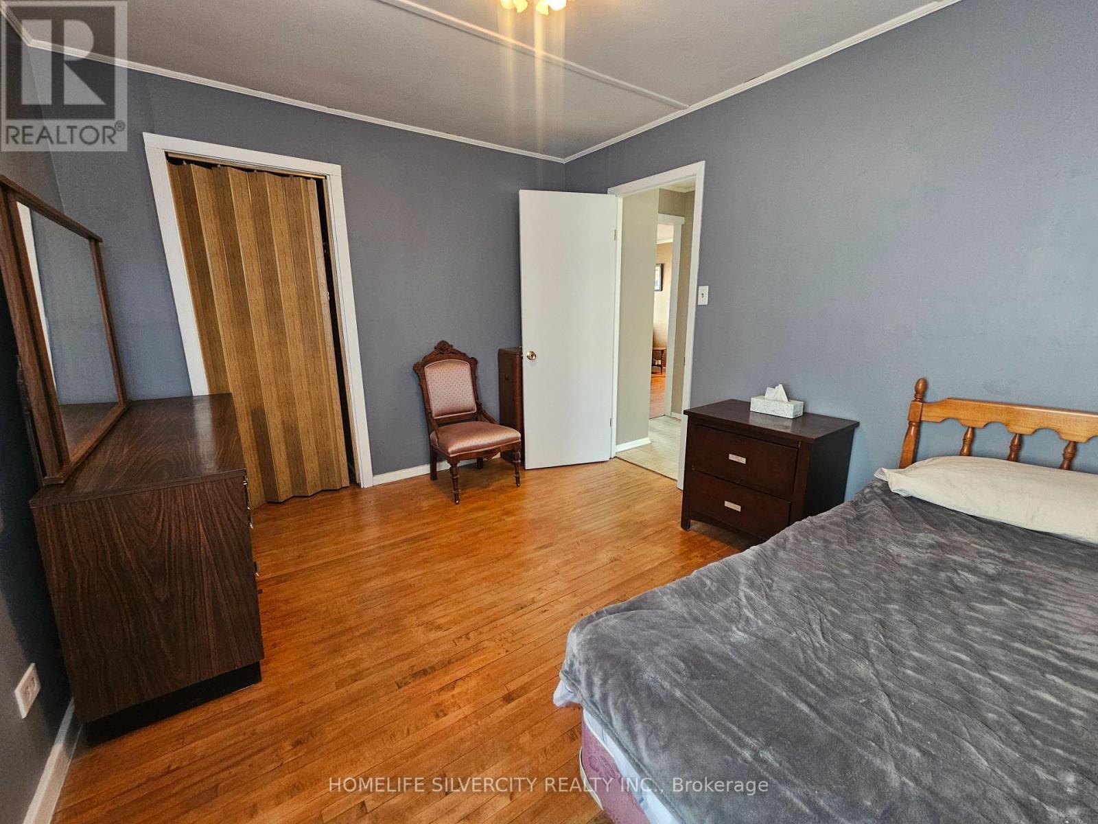 3067 Churchill Avenue, Mississauga (Malton), Ontario  L4T 1R4 - Photo 16 - W12861632