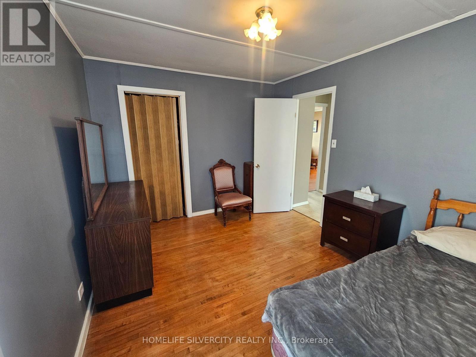 3067 Churchill Avenue, Mississauga (Malton), Ontario  L4T 1R4 - Photo 15 - W12861632